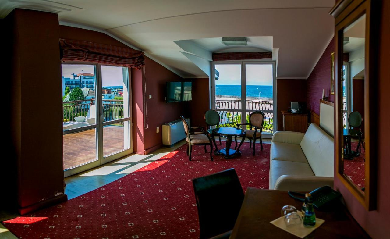Hotel Apollo Darlowko Esterno foto