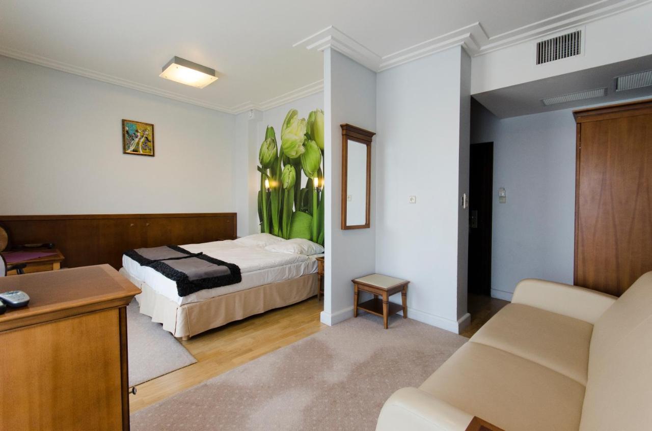 Hotel Apollo Darlowko Esterno foto